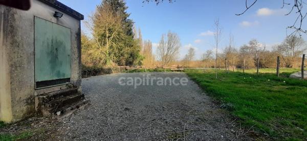Dpt Sarthe (72), à vendre LA CHARTRE SUR LE LOIR terrain 817 m² bord de Loir (20m) avec compteur EDF