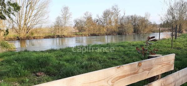 Dpt Sarthe (72), à vendre LA CHARTRE SUR LE LOIR terrain 817 m² bord de Loir (20m) avec compteur EDF