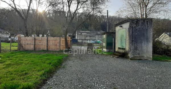 Dpt Sarthe (72), à vendre LA CHARTRE SUR LE LOIR terrain 817 m² bord de Loir (20m) avec compteur EDF