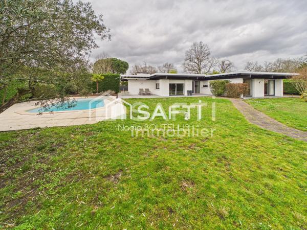 Maison d'architecte plain-pied 152 m² - Parcelle 1551 m² - Piscine chauffée - sans vis-à-vis.