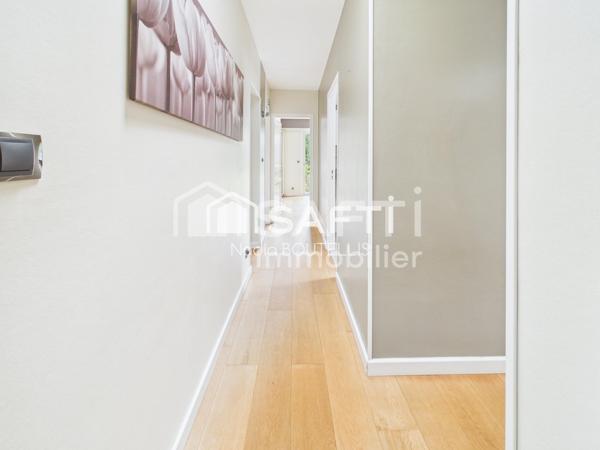 Maison d'architecte plain-pied 152 m² - Parcelle 1551 m² - Piscine chauffée - sans vis-à-vis.