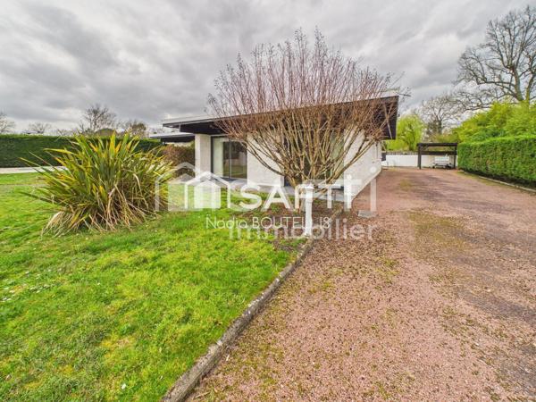 Maison d'architecte plain-pied 152 m² - Parcelle 1551 m² - Piscine chauffée - sans vis-à-vis.