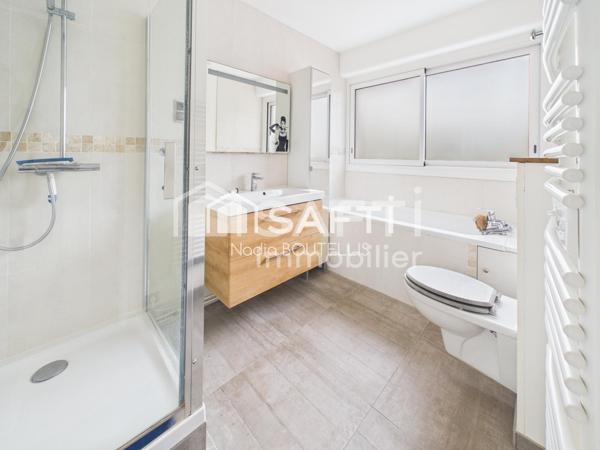 Maison d'architecte plain-pied 152 m² - Parcelle 1551 m² - Piscine chauffée - sans vis-à-vis.