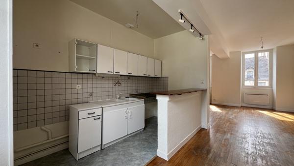 Avallon (89200) DUPLEX 82M2 - AVALLON CENTRE - 2 CHAMBRES - TERRASSE