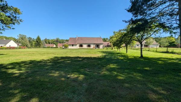 Vente                                                      Maison de village
                        
                     5 pièces                      133 m2                     à Aubigny-sur-Nère