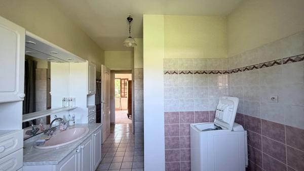 Vente                                                      Maison de village
                        
                     5 pièces                      133 m2                     à Aubigny-sur-Nère