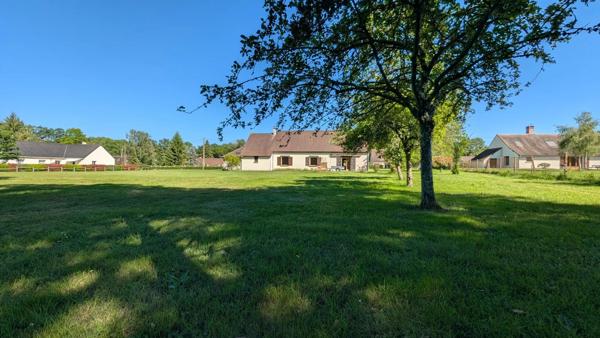 Vente                                                      Maison de village
                        
                     5 pièces                      133 m2                     à Aubigny-sur-Nère