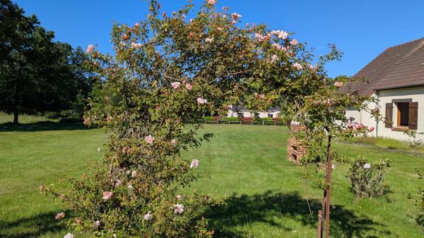 Vente                                                      Maison de village
                        
                     5 pièces                      133 m2                     à Aubigny-sur-Nère
