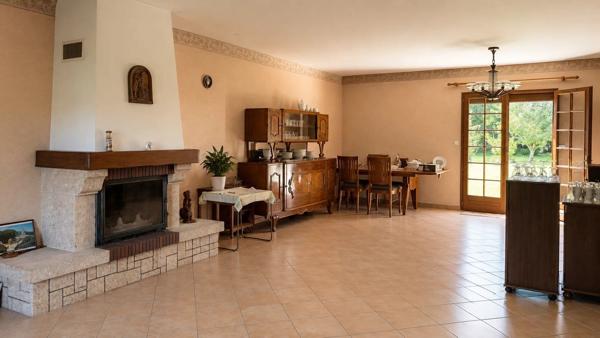 Vente                                                      Maison de village
                        
                     5 pièces                      133 m2                     à Aubigny-sur-Nère