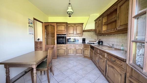 Vente                                                      Maison de village
                        
                     5 pièces                      133 m2                     à Aubigny-sur-Nère