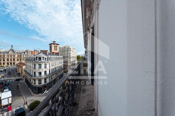 Appartement à vendre - Lyon  67,56 m² Balcon Étage élevé