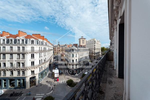 Appartement à vendre - Lyon  67,56 m² Balcon Étage élevé