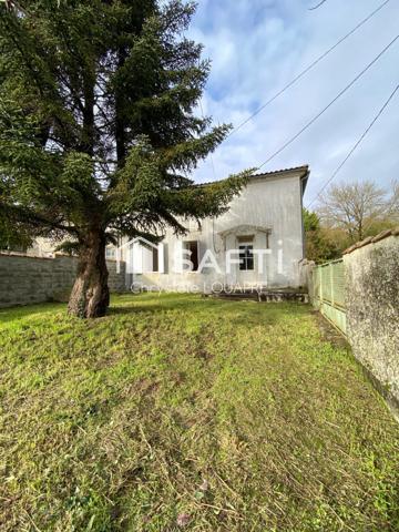 Maison ancienne à rénover avec chai et garage attenants