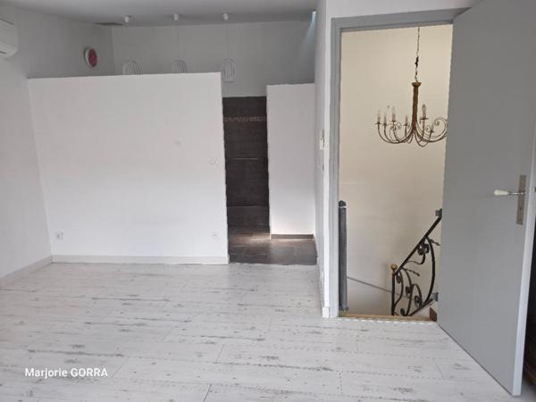 NANS LES PINS MAISON DE VILLAGE T3