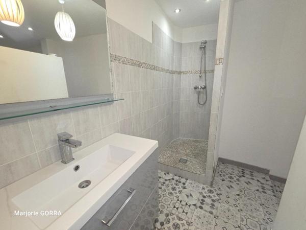 NANS LES PINS MAISON DE VILLAGE T3