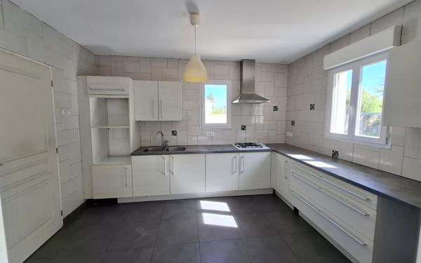 Maison à vendre    4 pièces •  Médis