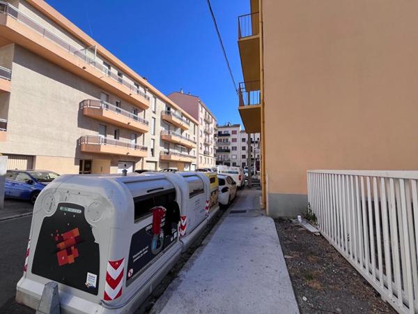 Magnifique opportunité , terrain constructible en centre ville de Perpignan de 176 m² possibilités nombreuses