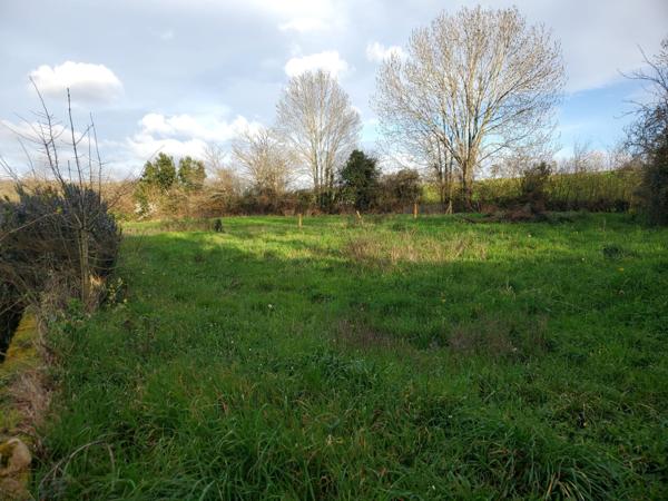 Dans un hameau à 7 kms de Castres, villa de plain pied Castres (81100)