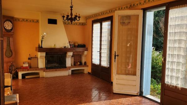 Dans un hameau à 7 kms de Castres, villa de plain pied Castres (81100)