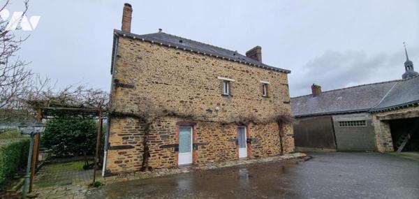 VISSEICHE - Bourg : Maison pierres avec dépendance et terrain