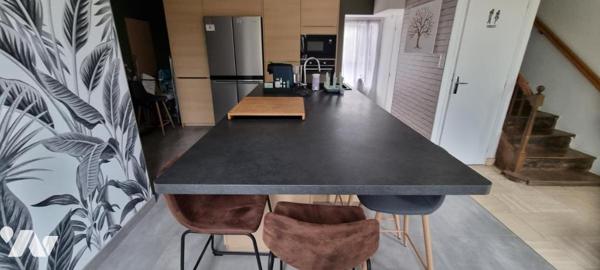 VISSEICHE - Bourg : Maison pierres avec dépendance et terrain