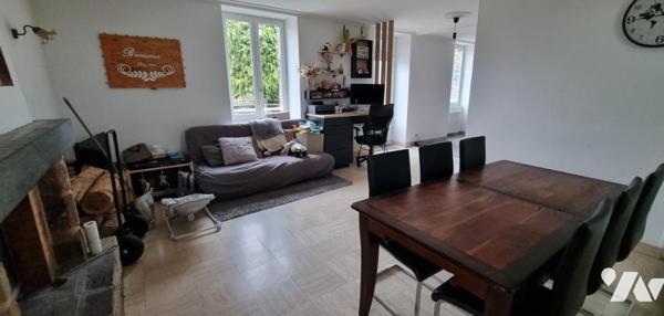 VISSEICHE - Bourg : Maison pierres avec dépendance et terrain