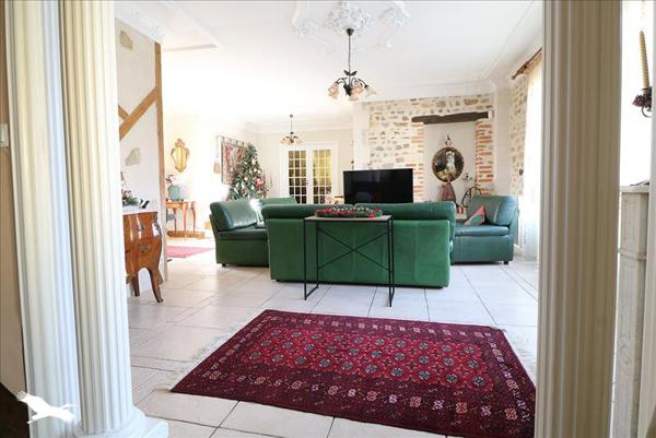 Maison à vendre |  Vierzon |  10 pièces | 282 m²
