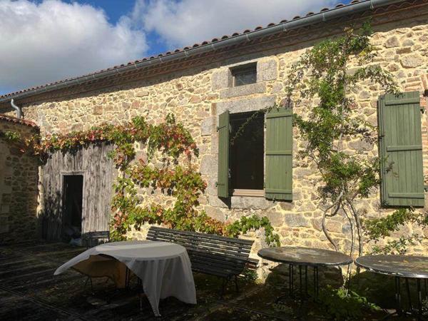 Maison à vendre |  Étouars |  14 pièces | 300 m²