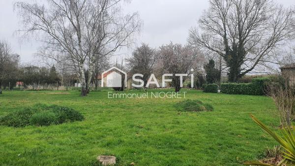 Terrain plat et borné de 1 237 m²