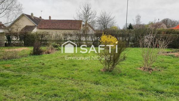 Terrain plat et borné de 1 237 m²