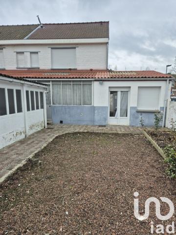 Maison de ville 5 pièces de 99 m² à Saint-Amand-les-Eaux (59230)