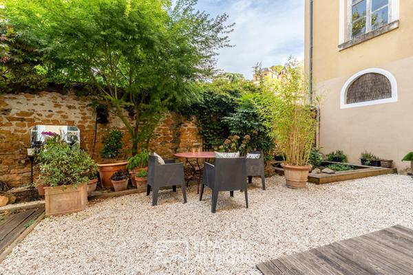 Appartement de caractère avec jardin et vue Saône