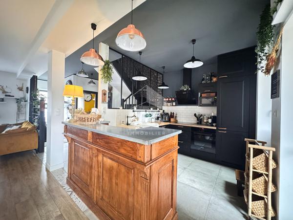 A vendre, quartier de Périgueux, jolie MAISON ancienne entièrement restaurée
