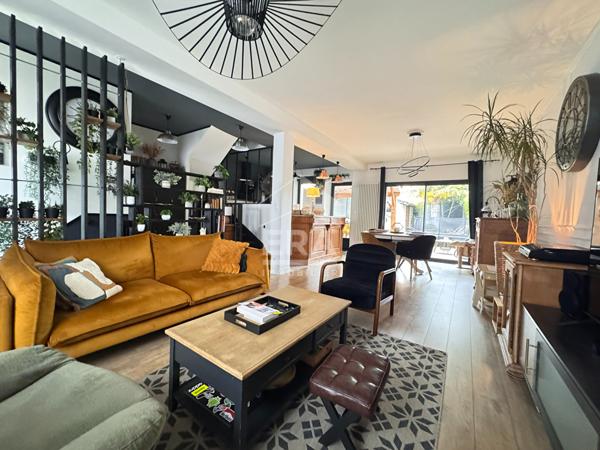 A vendre, quartier de Périgueux, jolie MAISON ancienne entièrement restaurée