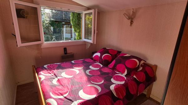 Chalet lumineux, climatisé, 2 chambres avec jardin.