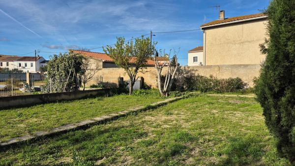 Chalet lumineux, climatisé, 2 chambres avec jardin.