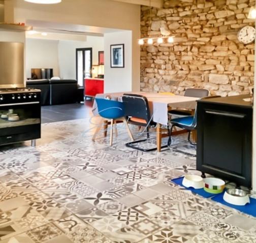 Bannalec - Longère rénovée, hangar et pièce indépendante, puit, serres, campagne proche commodités!