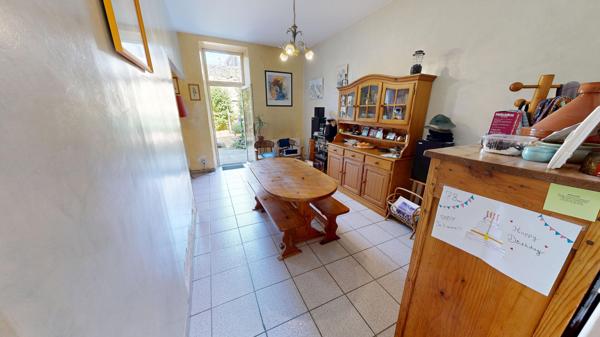 CARCASSONNE, UNE MAISON DE VILLE DE CARACTÈRE AVEC JARDIN, AUX PORTES DU CENTRE-VILLE