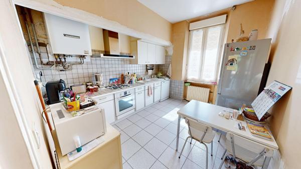 CARCASSONNE, UNE MAISON DE VILLE DE CARACTÈRE AVEC JARDIN, AUX PORTES DU CENTRE-VILLE