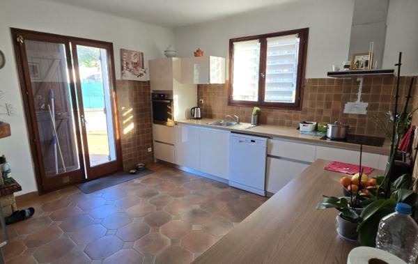 Vente Villa APPARTEMENT F2 INDEPENDANT à rafraîchir Ajaccio   