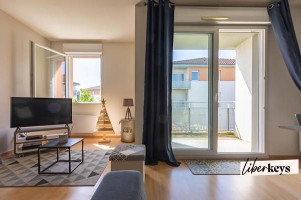 Saint-Sébastien sur Loire : appartement T3 lumineux avec balcon, 2 places de parking en sous-sol et cave.