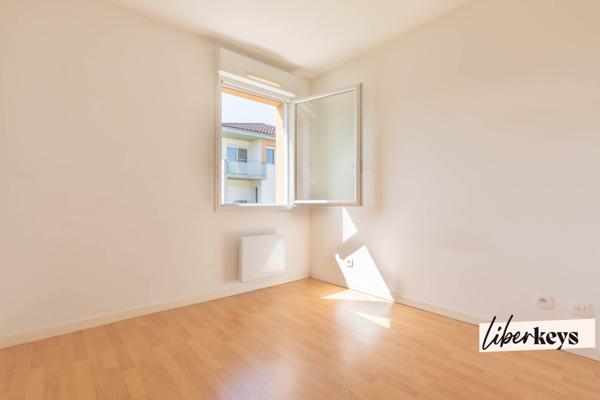 Saint-Sébastien sur Loire : appartement T3 lumineux avec balcon, 2 places de parking en sous-sol et cave.