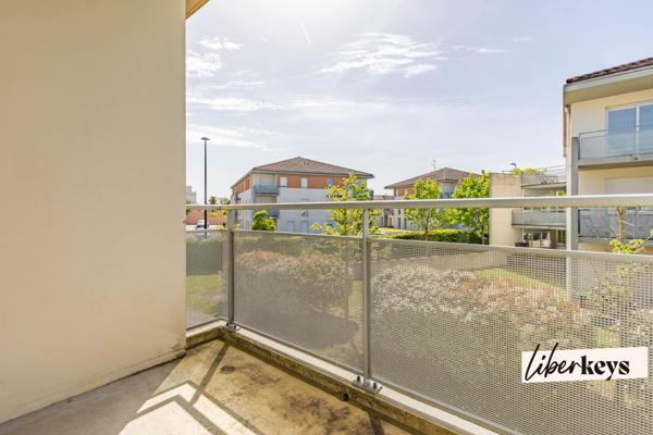 Saint-Sébastien sur Loire : appartement T3 lumineux avec balcon, 2 places de parking en sous-sol et cave.