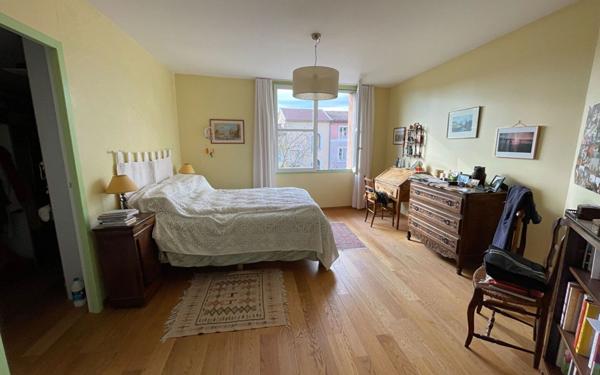 Maison à vendre    6 pièces • 209,72 m2 Romans-sur-Isère