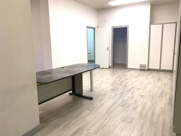 Location local commercial Nevers - 65 m² - 490 €/mois