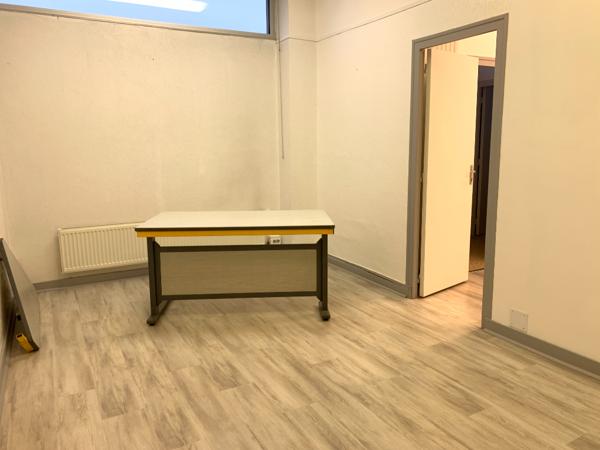 Location local commercial Nevers - 65 m² - 490 €/mois