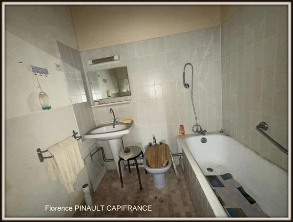 Maison à vendre 8 pièces CASTELNAU RIVIERE BASSE (65)