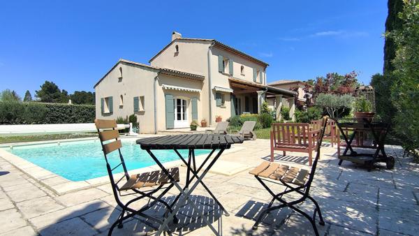 BARBENTANE - Maison 4 chambres avec jardin et piscine