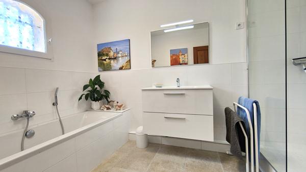 BARBENTANE - Maison 4 chambres avec jardin et piscine