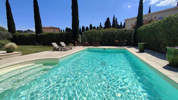 BARBENTANE - Maison 4 chambres avec jardin et piscine
